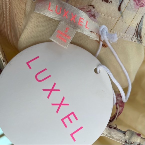 Vici Envision Ruffle Lace Up Romper - Picture 5 of 7